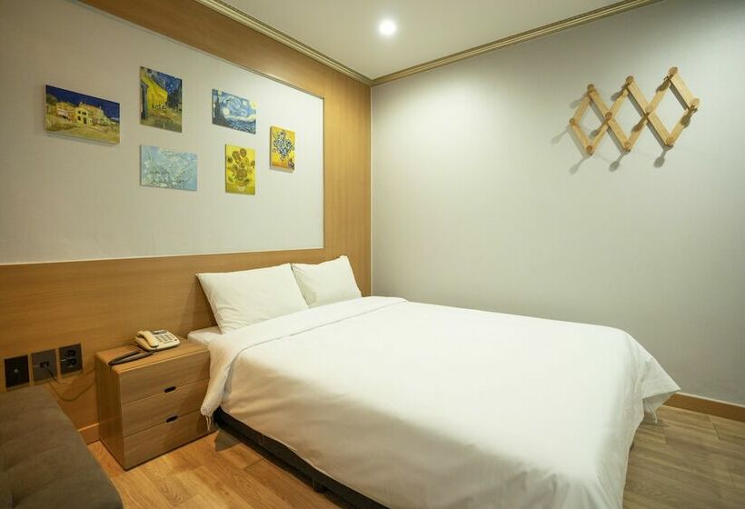 ホテル Jeju Stay
