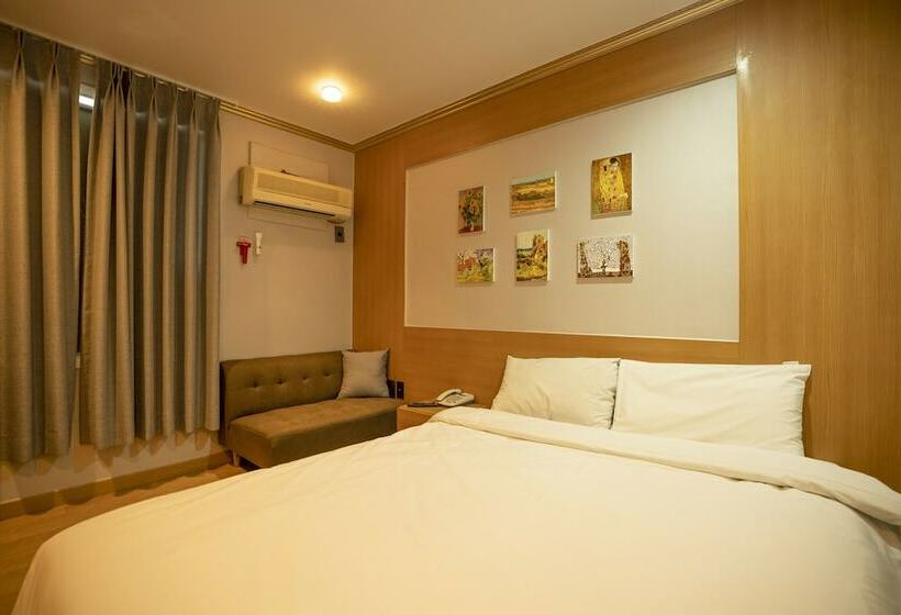 ホテル Jeju Stay