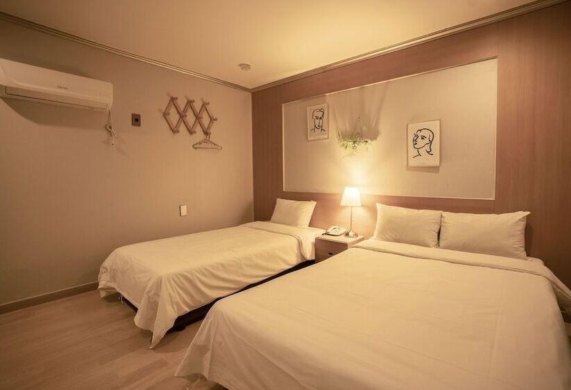 ホテル Jeju Stay