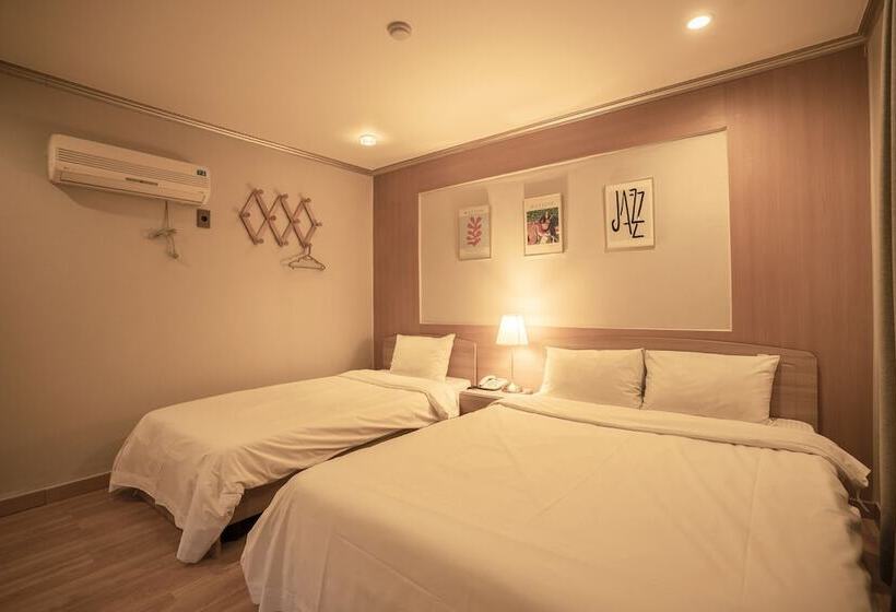 ホテル Jeju Stay