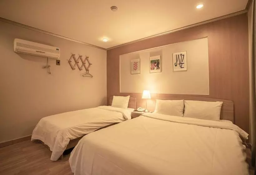 هتل Jeju Stay