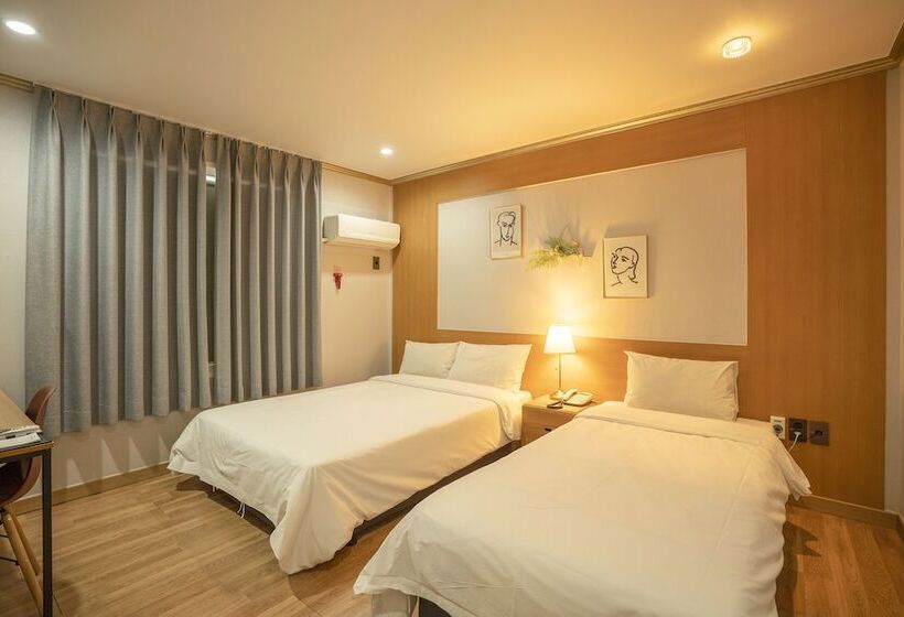 ホテル Jeju Stay