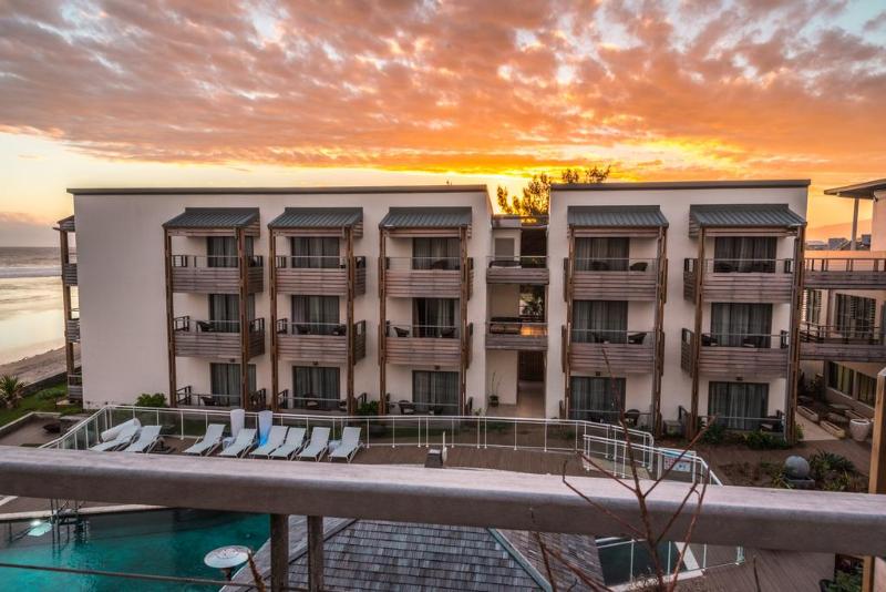 Hotel Le Battant Des Lames