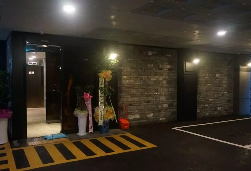 Hotel Mu