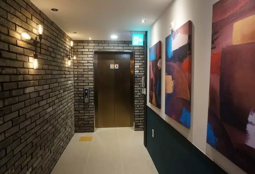 Hotel Mu