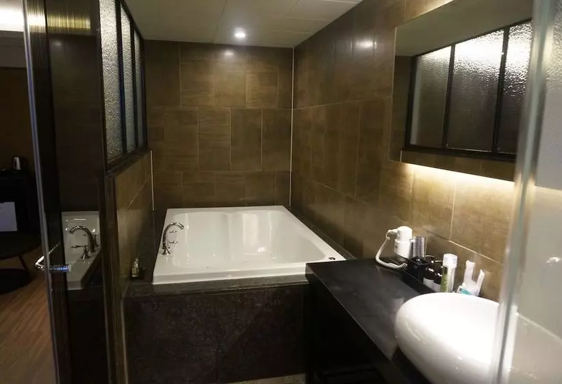 Hotel Mu