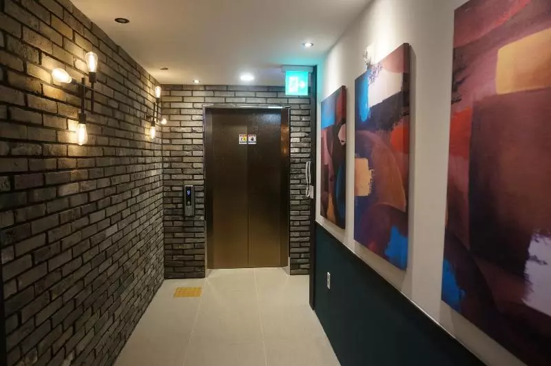 Hotel Mu