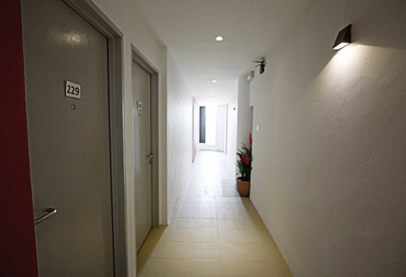 هتل Place2stay   Kenyalang