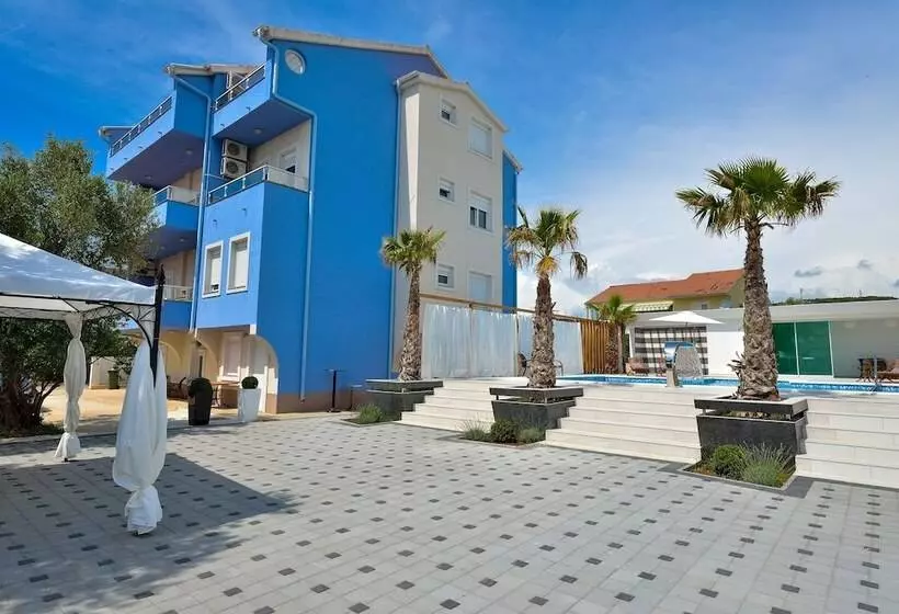 Villa Nika