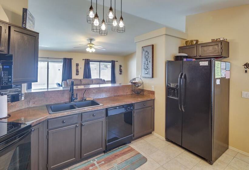 Arizona Retreat W/ Pool, Hot Tub & Furnished Patio
