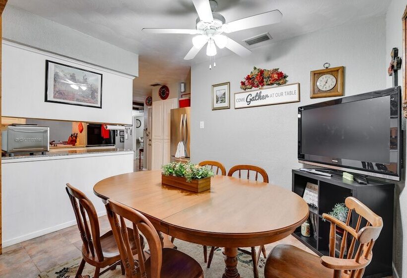 Walk To At&t Stadium: Arlington Home W/ Patio!