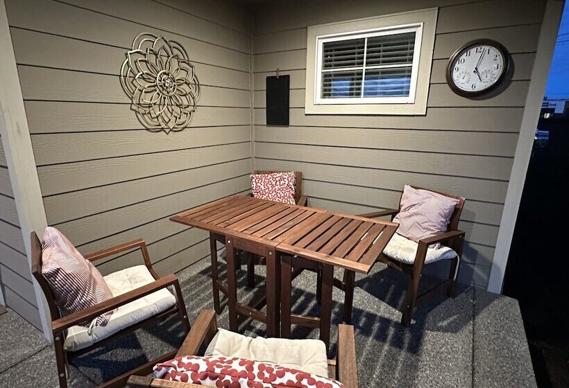 Bed and Breakfast Central Tacoma Homestay Private Room