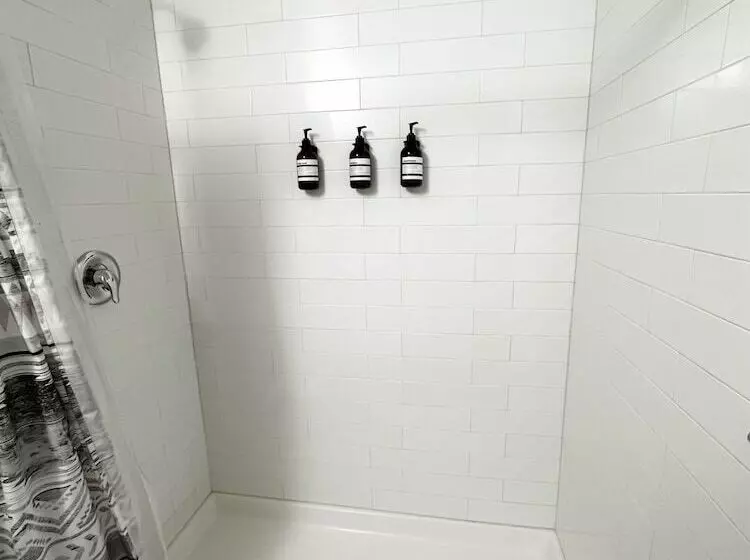 Aamiaismajoitus (B&B) Central Tacoma Homestay  Private Room