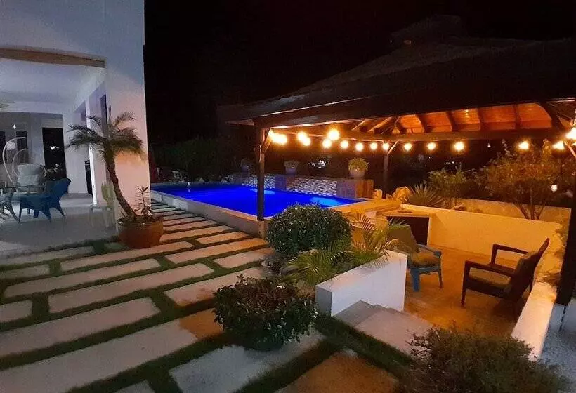 تختخواب و صبحانه Rafjam West