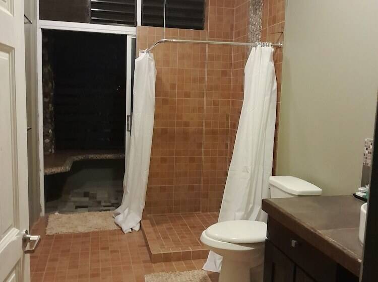 تختخواب و صبحانه Rafjam West