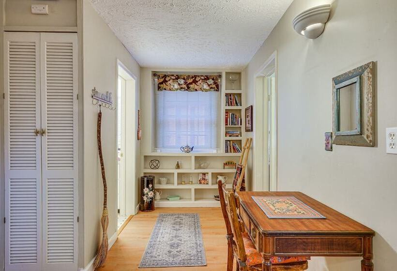 Central Bisbee Home, 1 Mi To Copper Queen Mine!