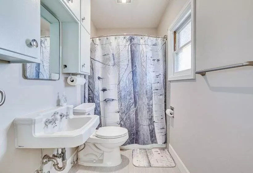 Charming Nampa Retreat W/ Patio: 20 Mi To Boise!