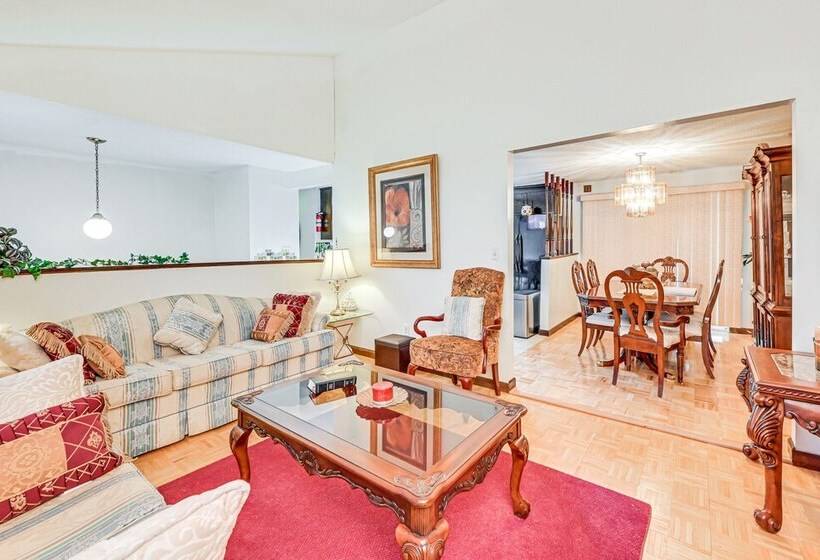 Charming Windsor Home W/ Private Backyard!