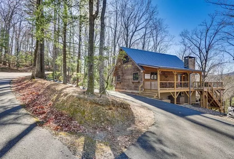 Deep Gap Cabin W/ 2 Decks & Community Amenities!