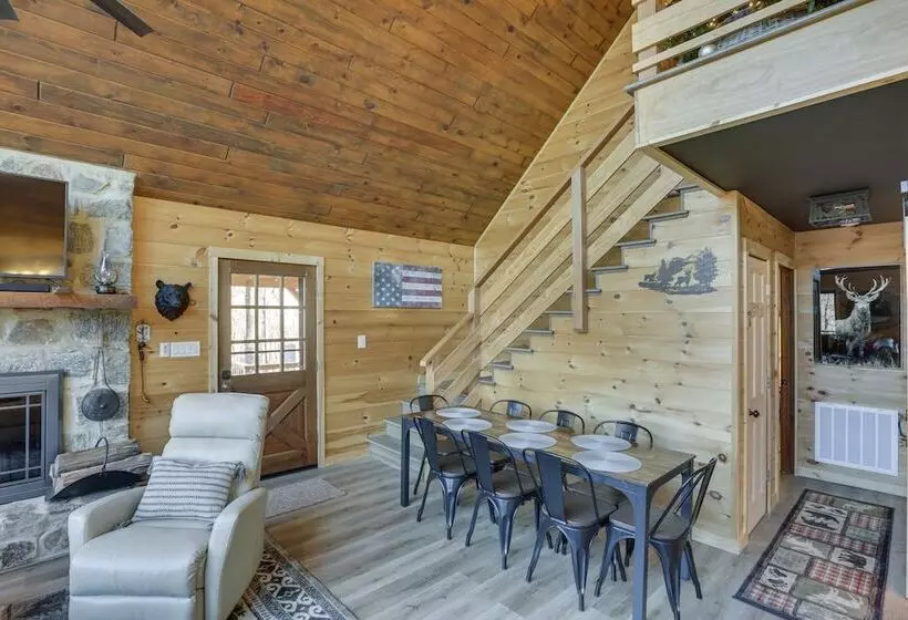 Deep Gap Cabin W/ 2 Decks & Community Amenities!