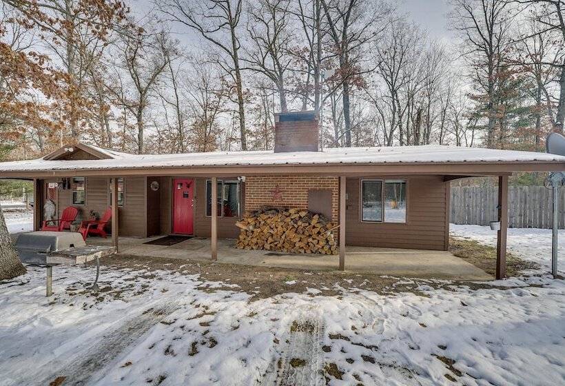 Pet Friendly Irons Cottage W/ Fire Pit & Fireplace