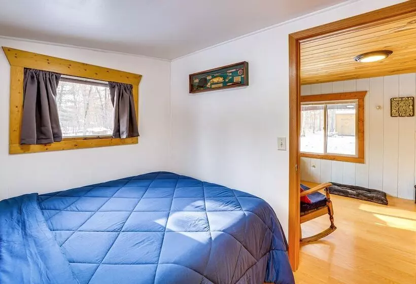 Pet Friendly Irons Cottage W/ Fire Pit & Fireplace