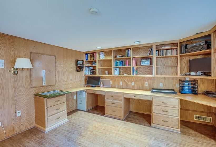 Family Friendly Stateline Home: Close To Trails!