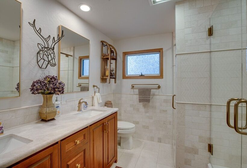 Family Friendly Stateline Home: Close To Trails!