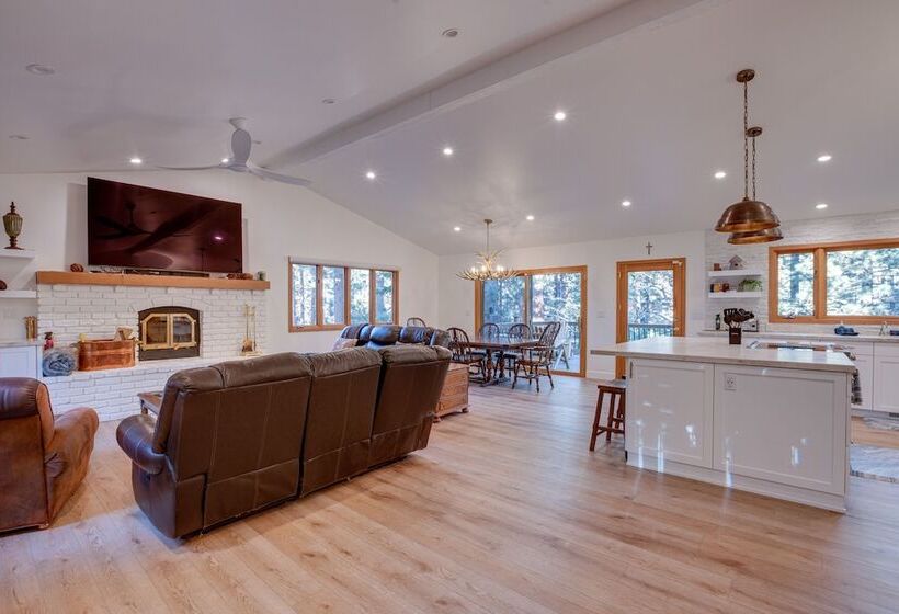 Family Friendly Stateline Home: Close To Trails!