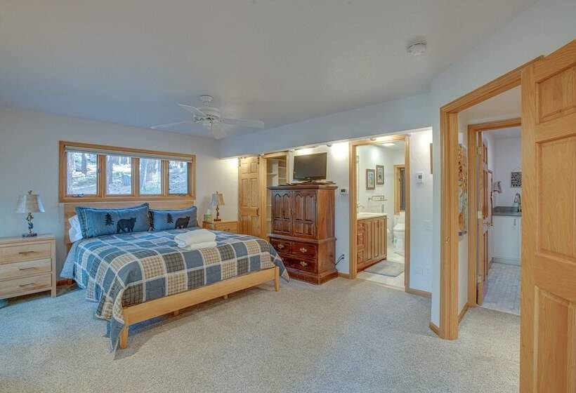 Family Friendly Stateline Home: Close To Trails!