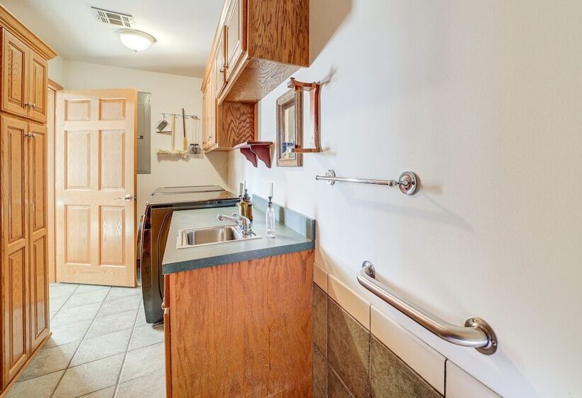 Pet Friendly Vinita Farmhouse W/ Game Room!