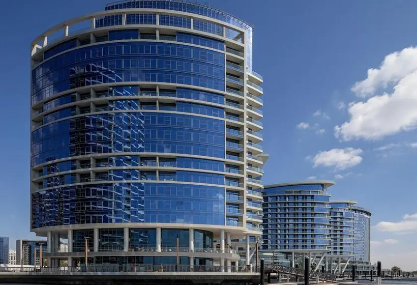 Hilton Dubai Creek Hotel & Residences