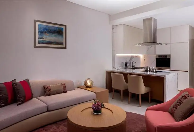 Hilton Dubai Creek Hotel & Residences