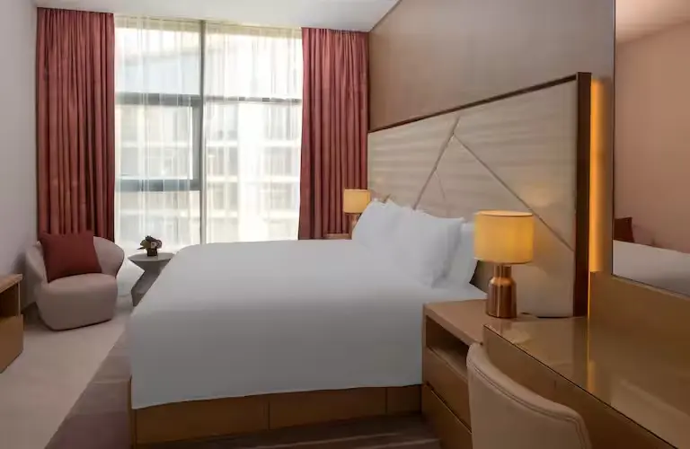 Hilton Dubai Creek Hotel & Residences
