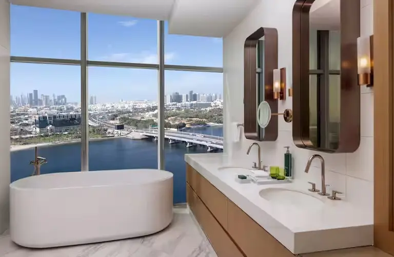Hilton Dubai Creek Hotel & Residences