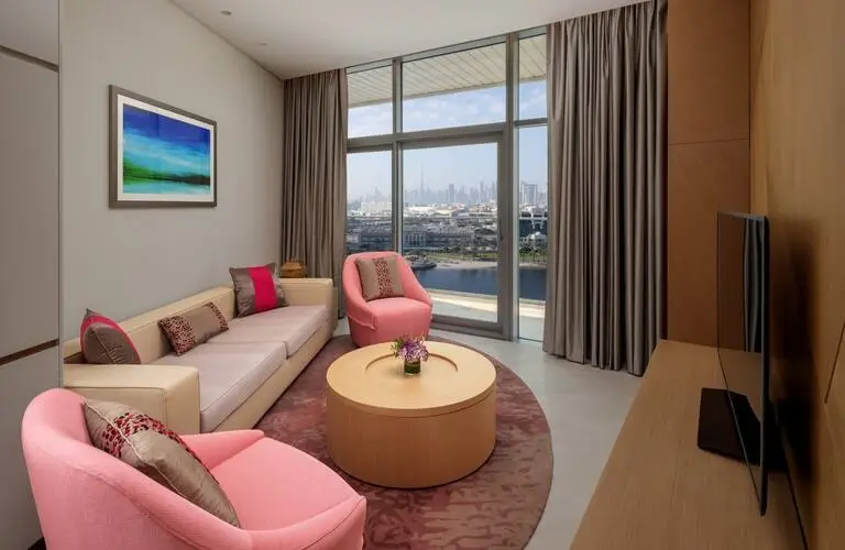 Hilton Dubai Creek Hotel & Residences