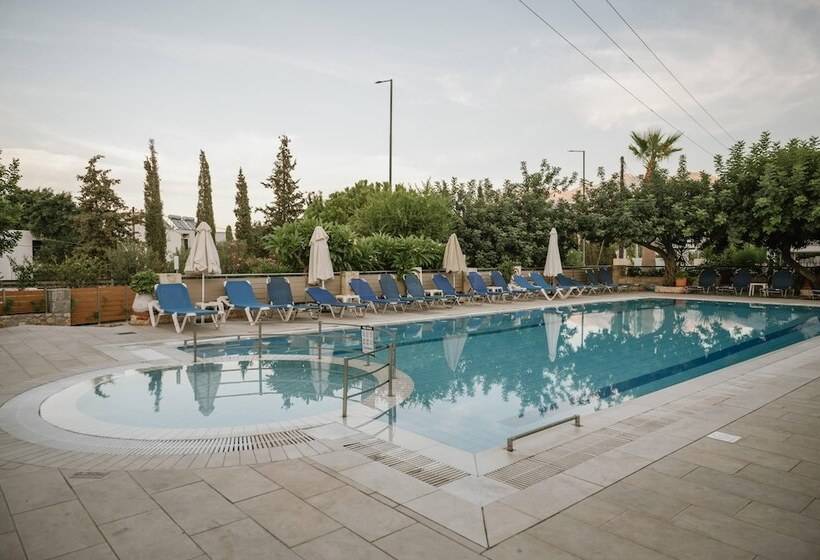 ホテル Dionysos Apartments And Studios