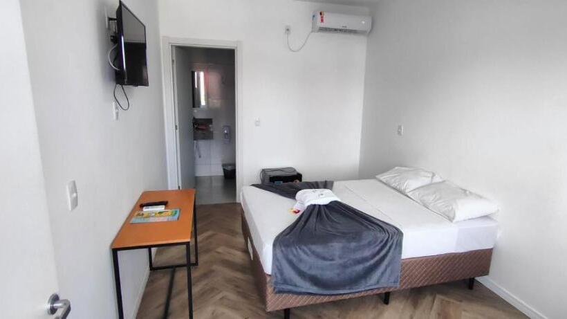 בית מלון כפרי Do Parque Pousada Comfort