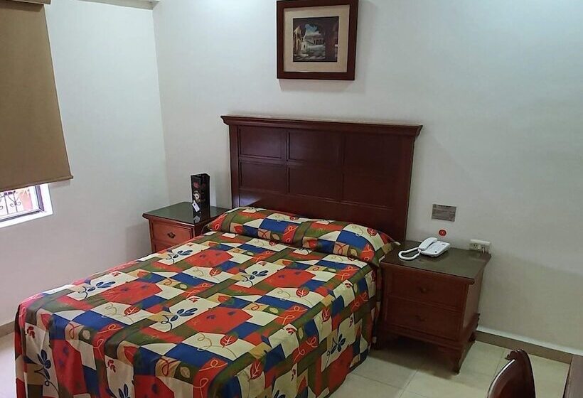 فندق El Mayo Inn