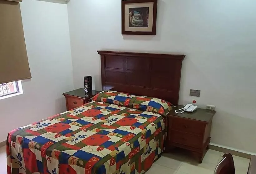 ホテル El Mayo Inn