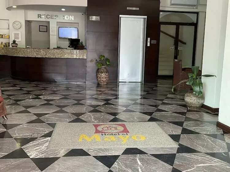 ホテル El Mayo Inn