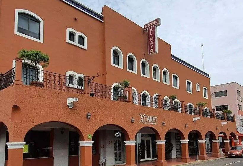 ホテル El Mayo Inn