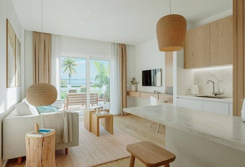 Отель Punta Candor Suites