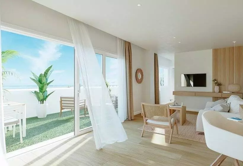 Hotelli Punta Candor Suites