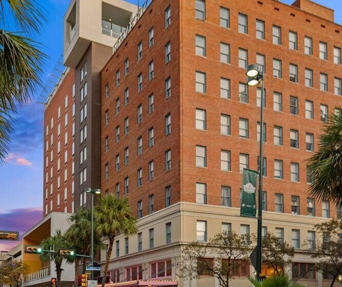 בית מלון כפרי The Maverick, Powered By Placemakr   River Walk