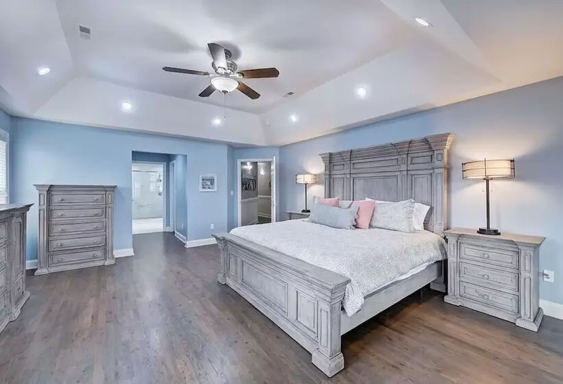 Laid Back Lake Life By Avantstay Waterfront View