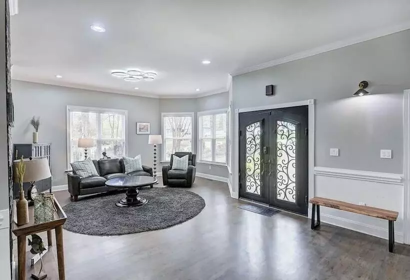 Laid Back Lake Life By Avantstay Waterfront View