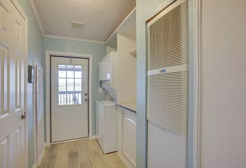 Lake Livingston Home W/ Dock & Deck!