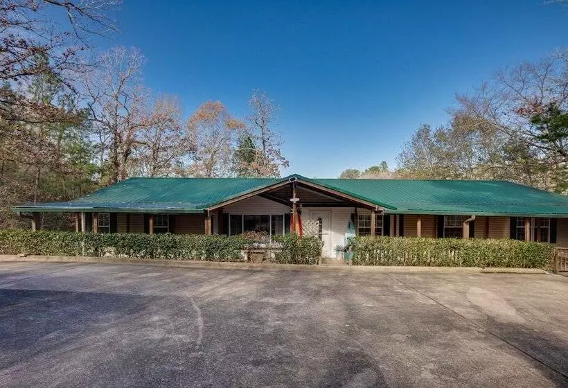 Lake Livingston Home W/ Dock & Deck!