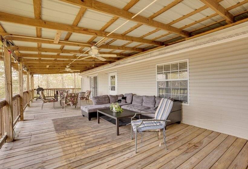 Lake Livingston Home W/ Dock & Deck!